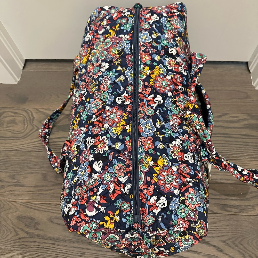 Vera Bradley Limited Edition Mickey and Friends Large Travel Duffel NWT - Picture 5 of 14